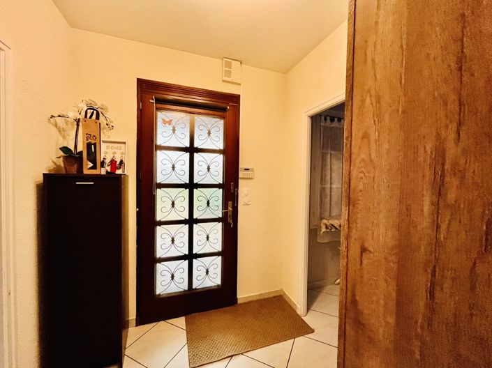 Image No.9-3 Bed House for sale