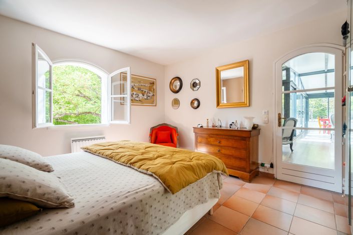 Image No.7-6 Bed House for sale