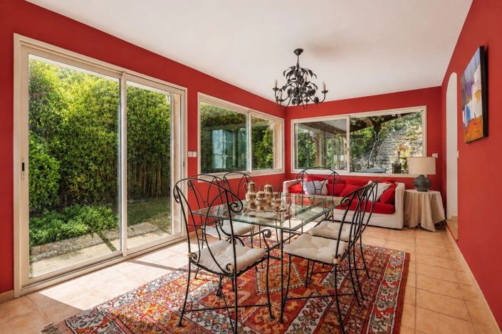 Image No.9-6 Bed House for sale