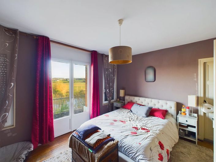 Image No.11-2 Bed House for sale