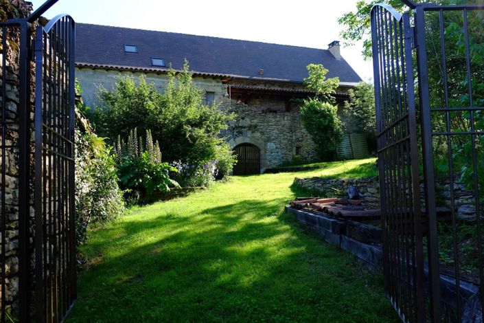 Image No.1-6 Bed House for sale