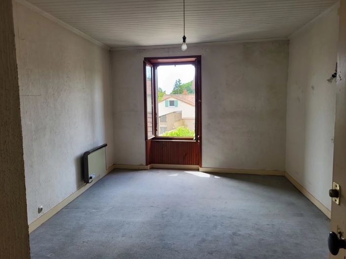 Image No.10-3 Bed House for sale