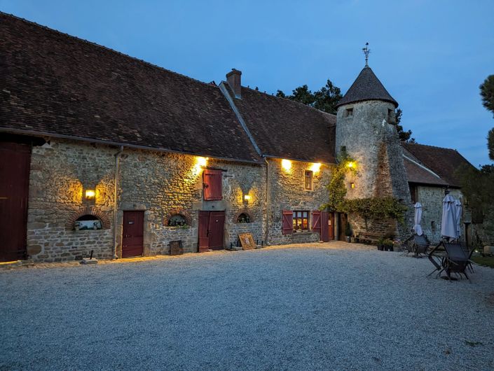 Image No.1-4 Bed House for sale