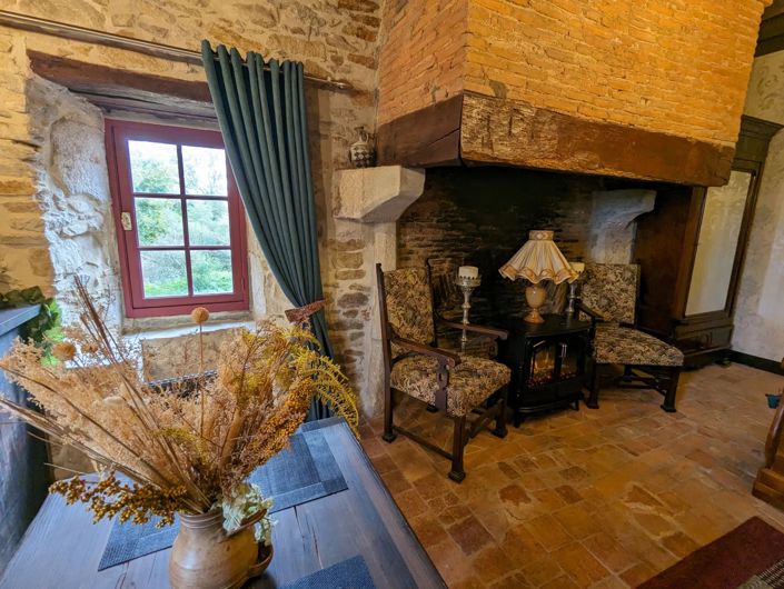 Image No.8-5 Bed House for sale