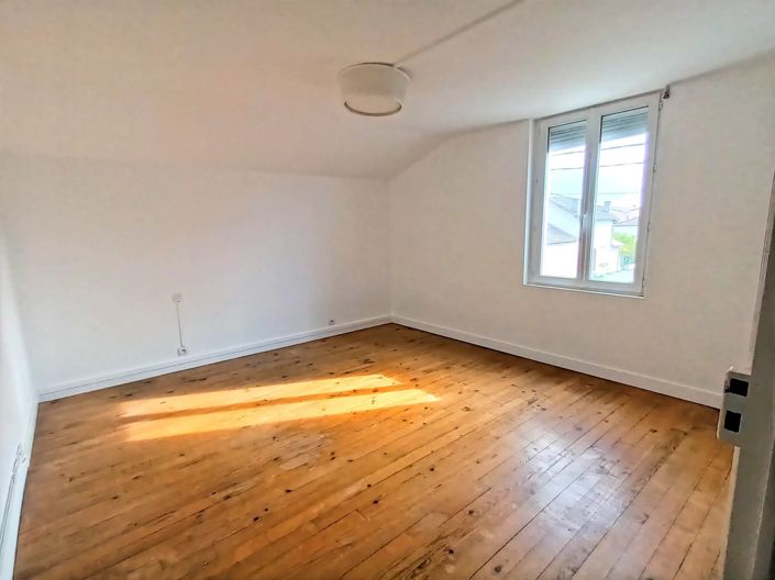 Image No.15-4 Bed House for sale