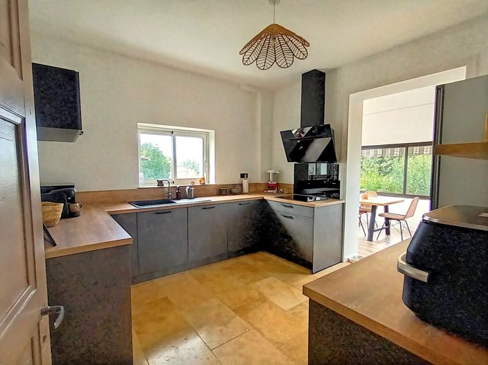 Image No.3-4 Bed House for sale