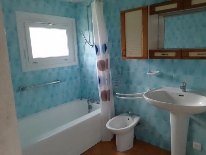 Image No.10-3 Bed House for sale