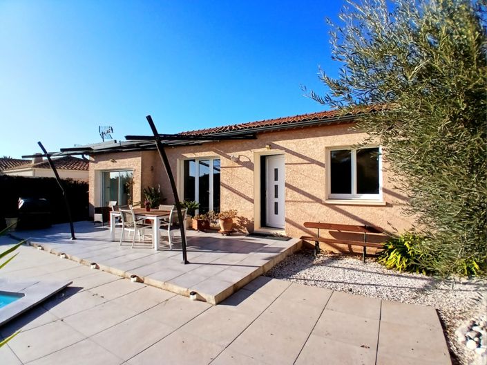 Image No.2-4 Bed House for sale