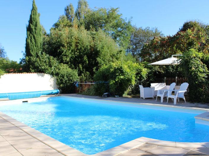 Image No.2-8 Bed House for sale