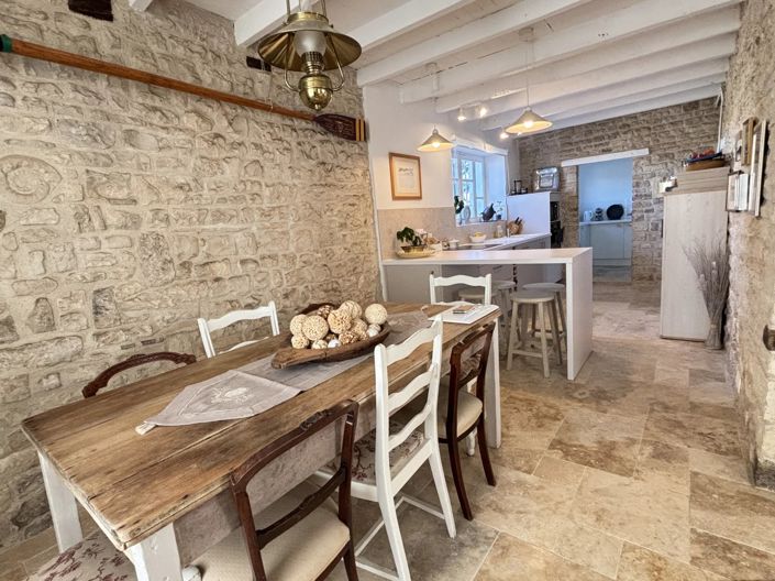 Image No.7-8 Bed House for sale