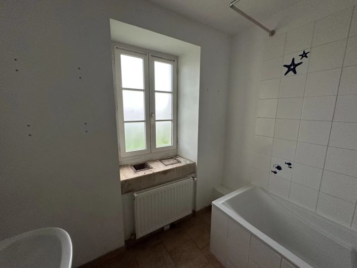 Image No.9-6 Bed House for sale