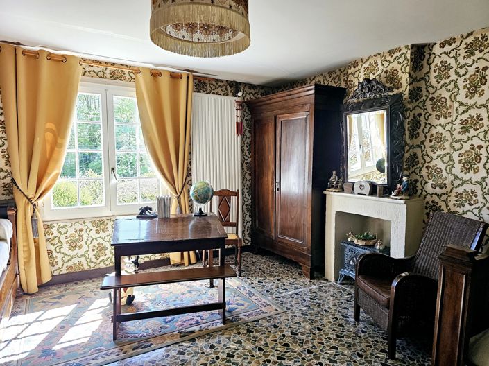 Image No.5-6 Bed House for sale