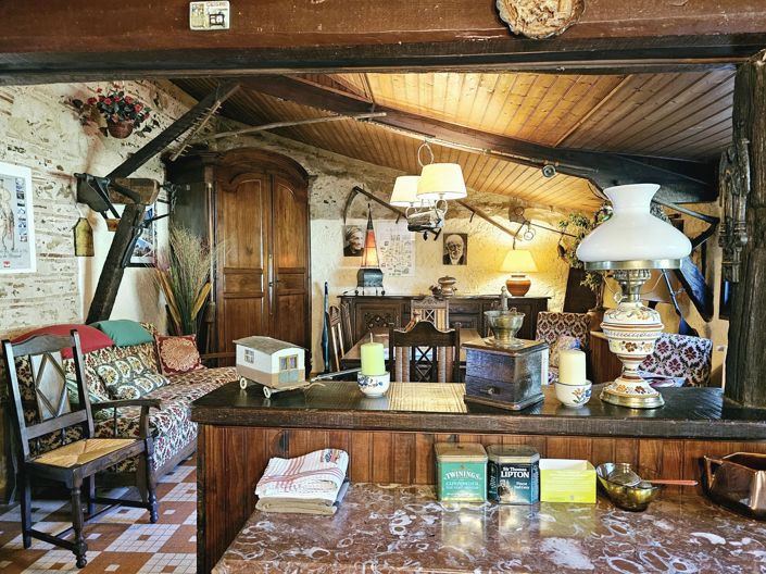 Image No.6-6 Bed House for sale