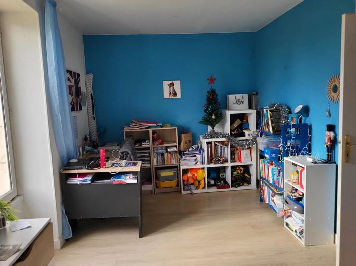 Image No.8-7 Bed House for sale