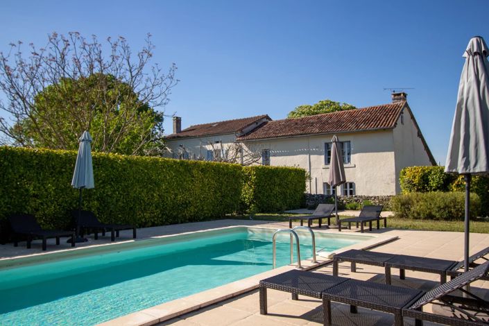 Image No.2-8 Bed House for sale