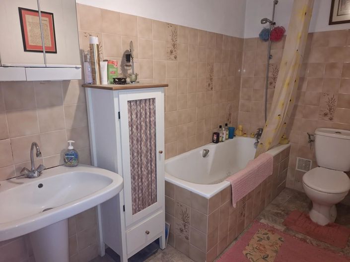 Image No.6-5 Bed House for sale