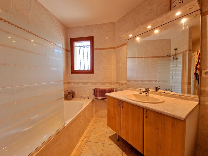 Image No.8-Maison de 3 chambres à vendre à Seyches