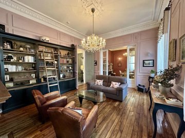 10 Bed House for sale