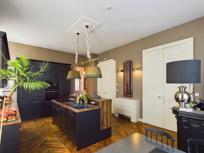 Image No.4-10 Bed House for sale