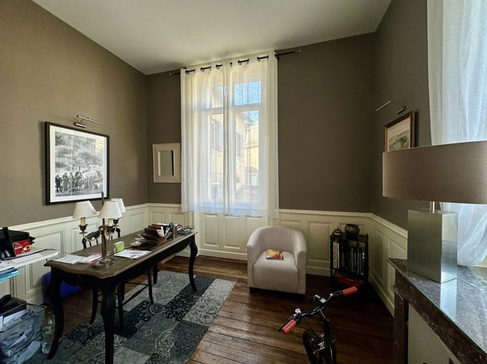 Image No.7-10 Bed House for sale