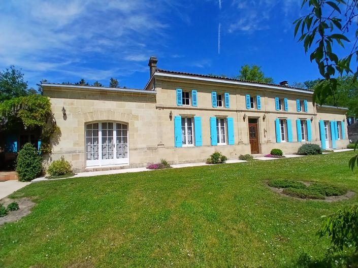 Image No.1-8 Bed House for sale