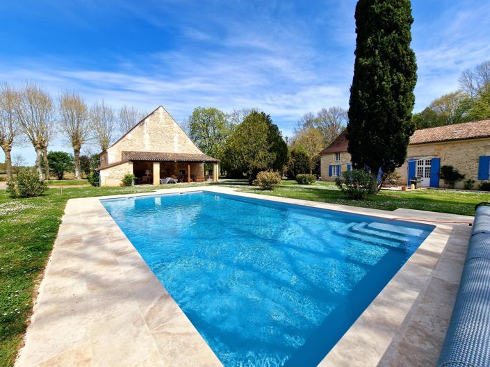 Image No.10-5 Bed House for sale