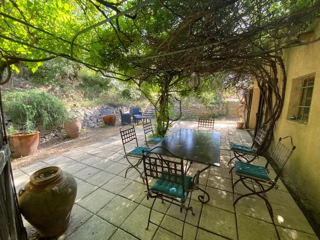 Image No.8-7 Bed House for sale