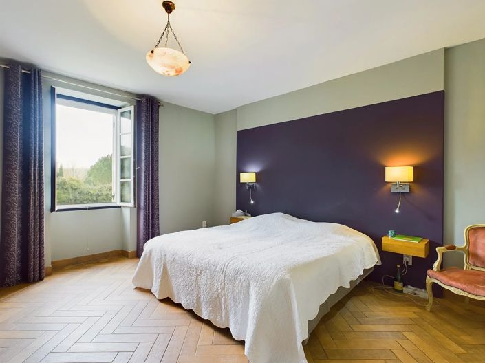 Image No.8-6 Bed House for sale