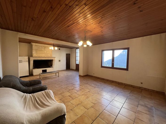 Image No.10-3 Bed House for sale