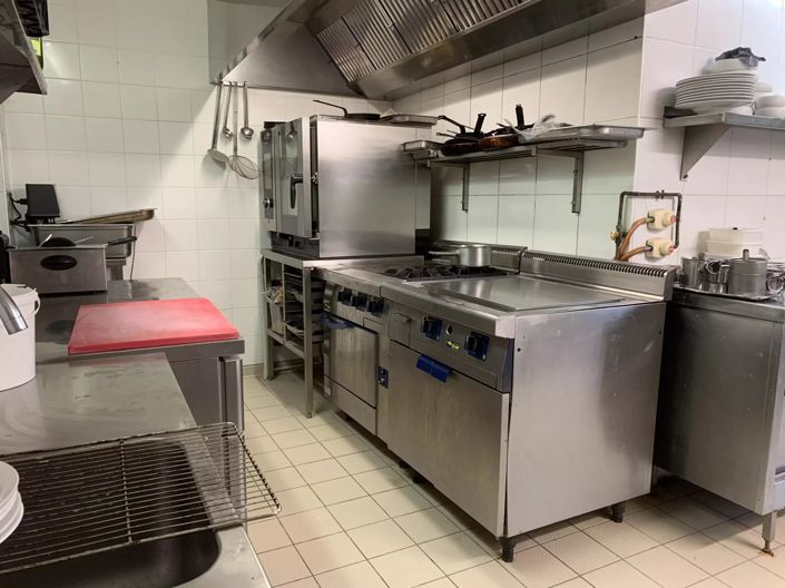 Image No.9-5 Bed Commercial for sale