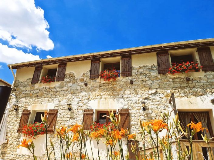 Image No.1-4 Bed House for sale