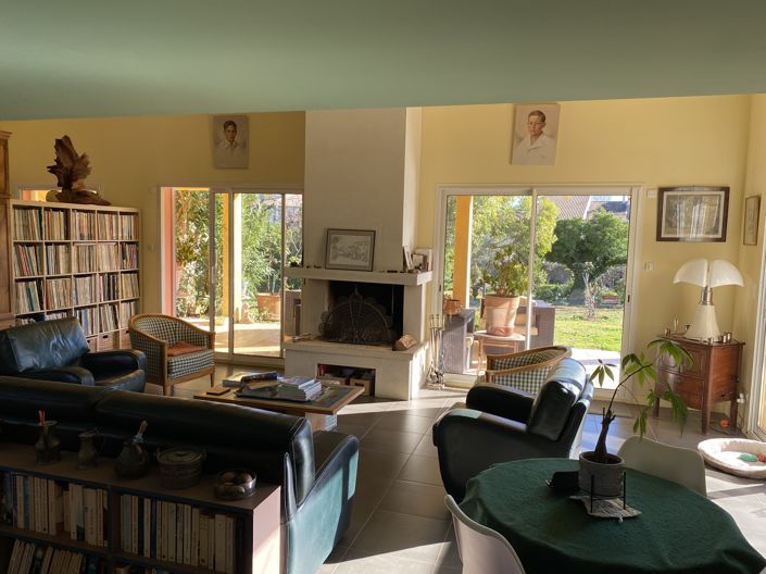 Image No.7-5 Bed House for sale