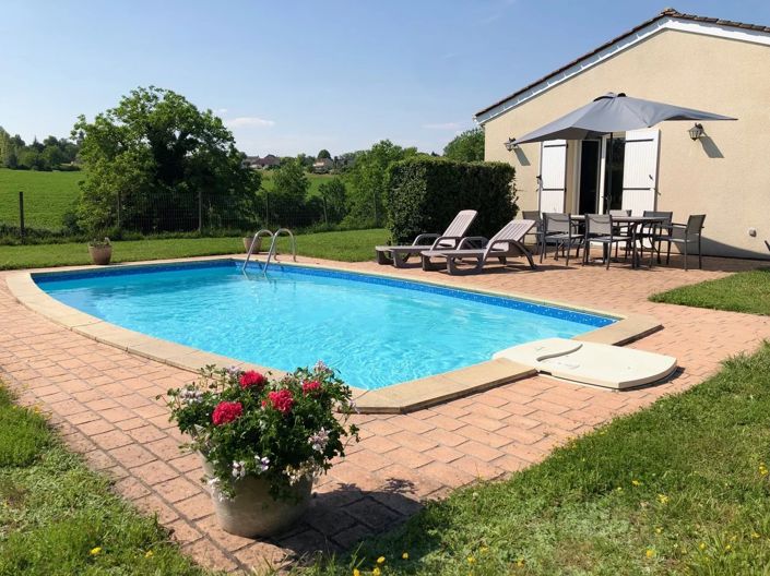 Image No.10-3 Bed House for sale