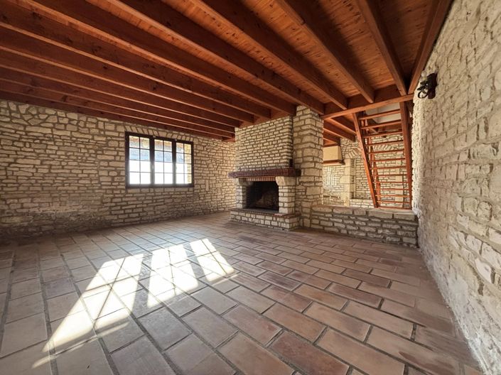 Image No.9-3 Bed House for sale