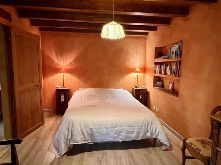 Image No.10-3 Bed House for sale