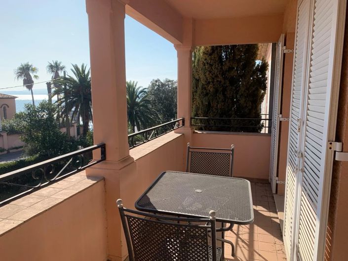 Image No.6-12 Bed House for sale