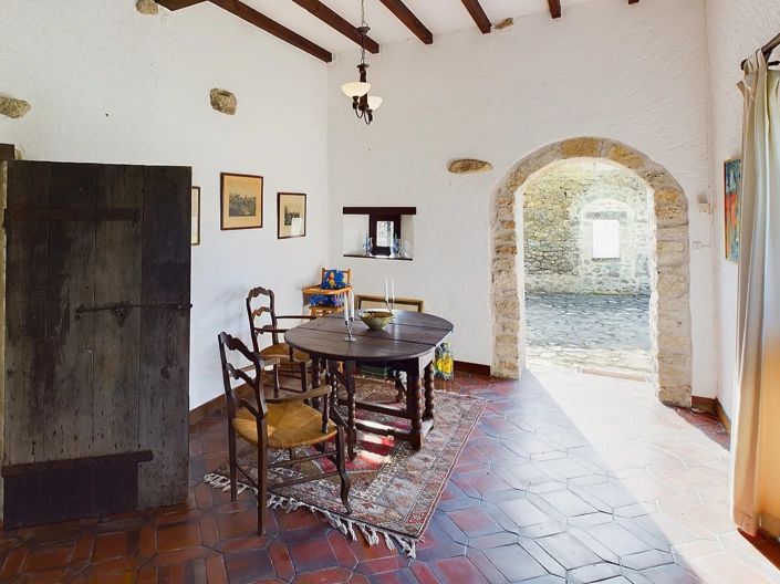 Image No.11-7 Bed House for sale