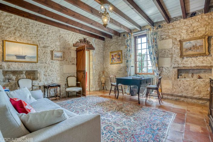 Image No.12-8 Bed House for sale