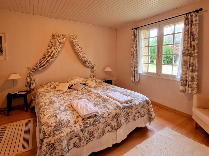 Image No.14-7 Bed House for sale