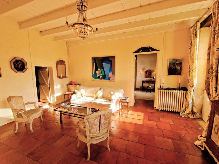 Image No.7-7 Bed House for sale