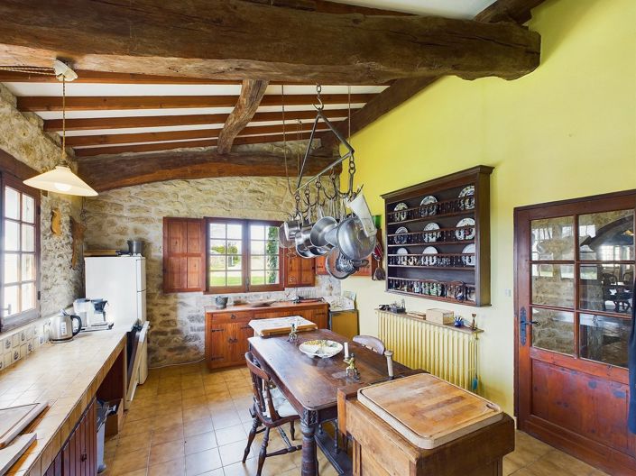 Image No.8-7 Bed House for sale