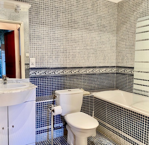 Image No.10-2 Bed House for sale