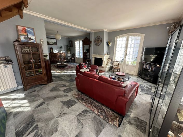 Image No.3-6 Bed House for sale