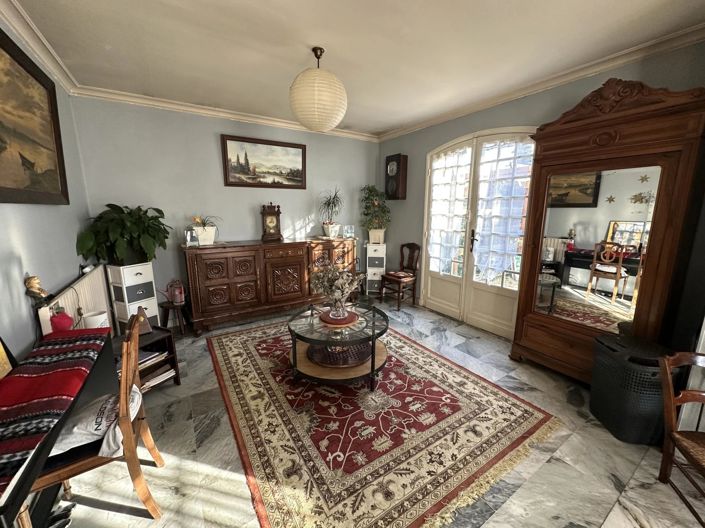 Image No.4-6 Bed House for sale