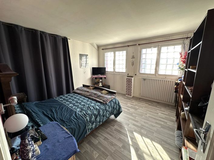 Image No.7-6 Bed House for sale