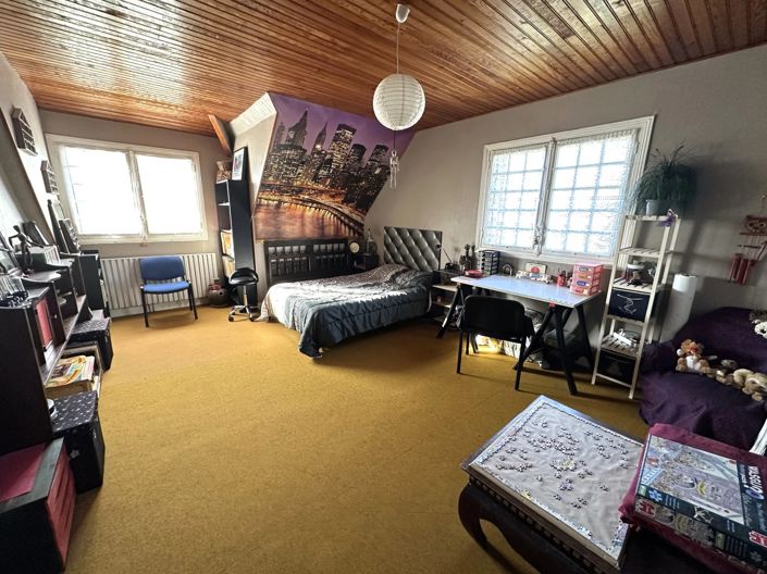 Image No.8-6 Bed House for sale