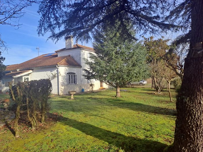 Image No.1-4 Bed House for sale