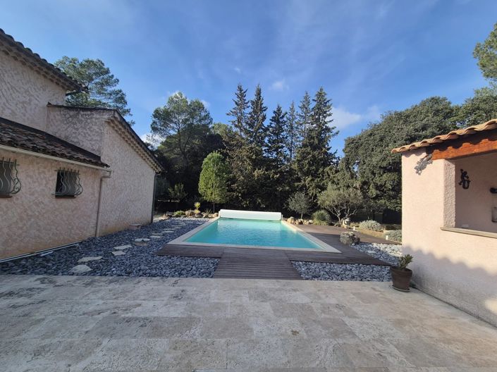 Image No.10-5 Bed House for sale