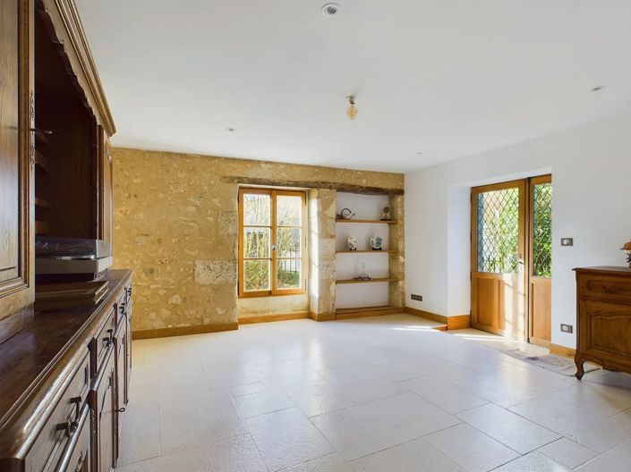 Image No.9-3 Bed House for sale