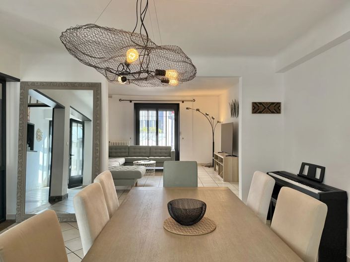 Image No.5-4 Bed House for sale